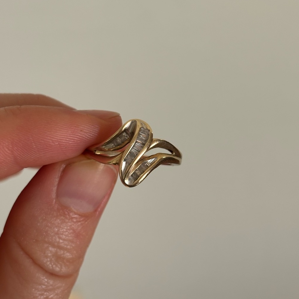 Vintage 10k Gold Wavy Ring with Channel Set Diamonds - Picture 2 of 8